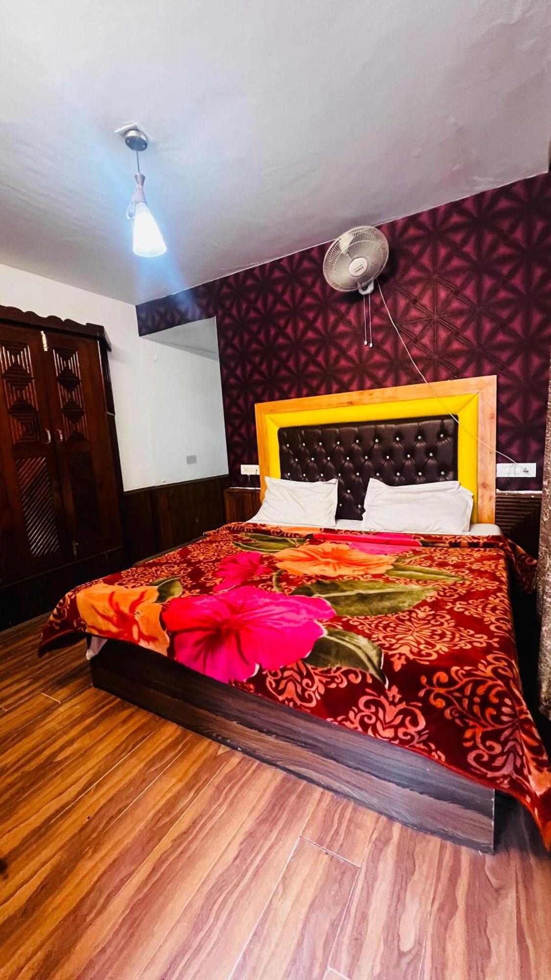 Hotel Chetna Manāli Exterior foto
