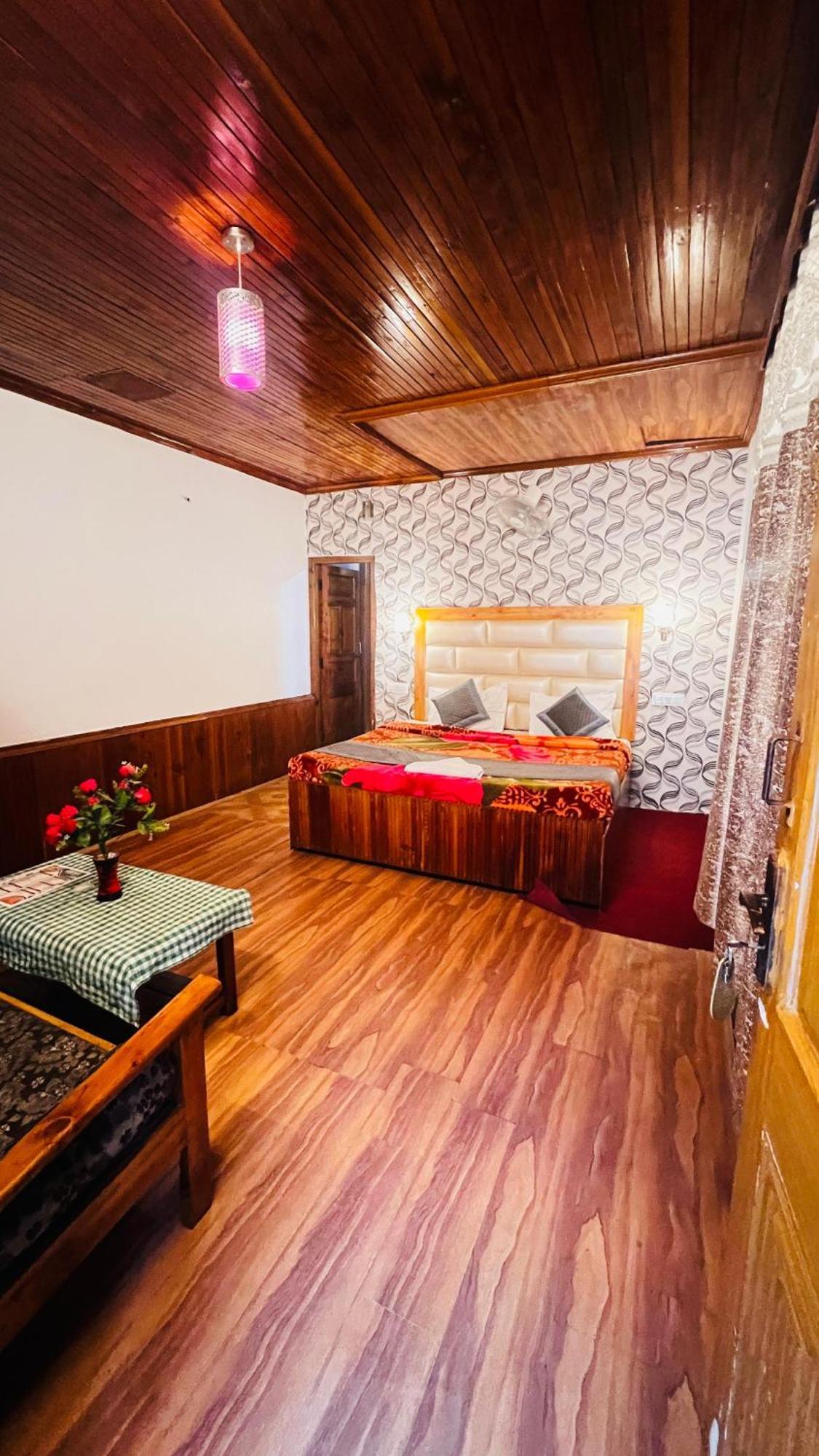 Hotel Chetna Manāli Exterior foto