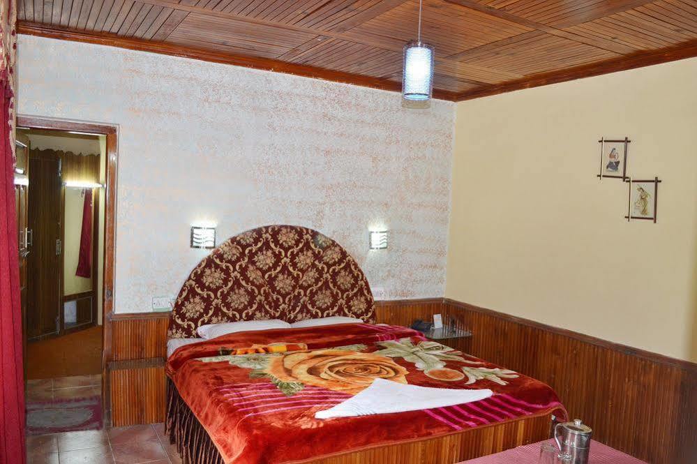 Hotel Chetna Manāli Exterior foto
