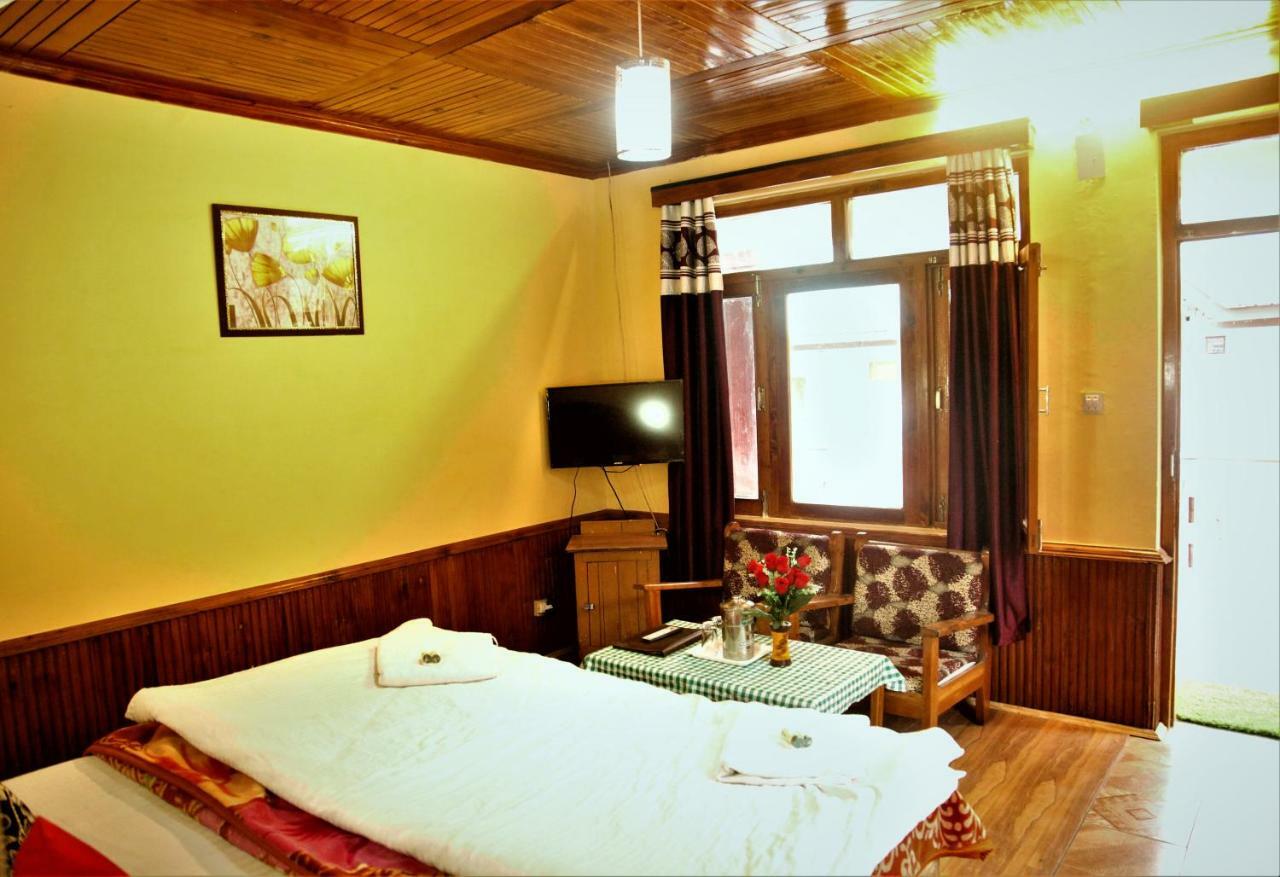 Hotel Chetna Manāli Exterior foto